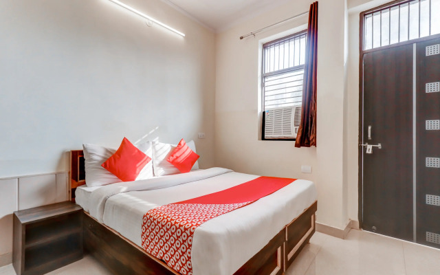 Hotel Sapphire by OYO Rooms