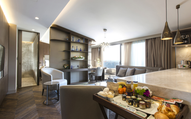 Noble22 Suites