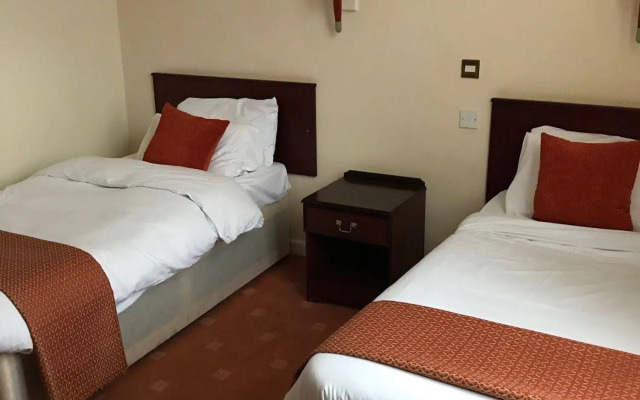 The Royal Victoria & Bull Hotel
