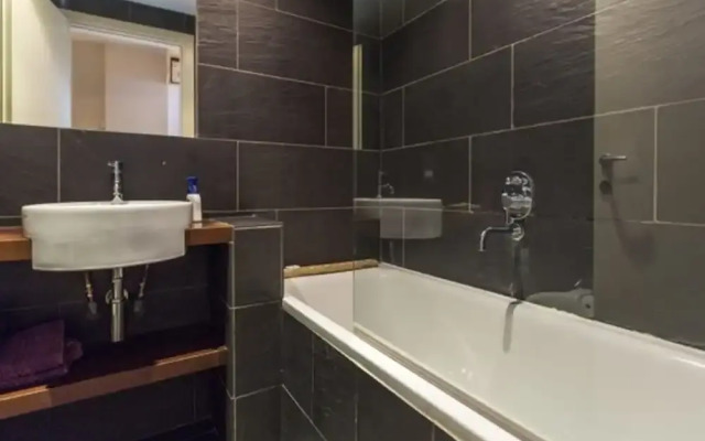 Eson2 - The Chelsea Edith Grove Lodge