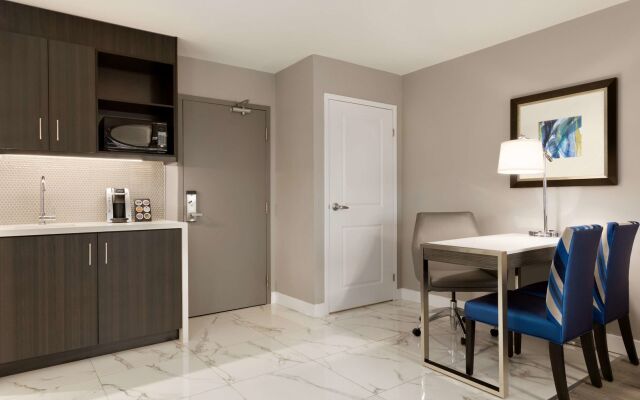 Embassy Suites by Hilton Toronto Airport