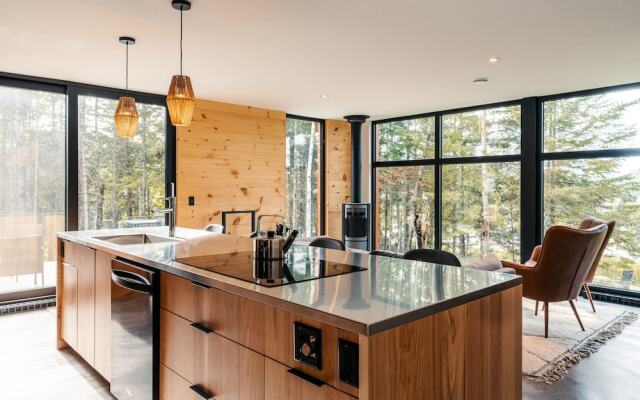 Bright Chalet With hot tub and Indoor Sauna