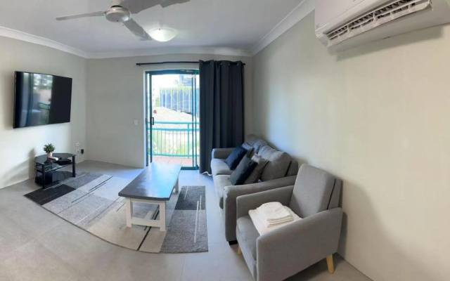 Aruba Surf Resort – Guest Rooms – Gold Coast
