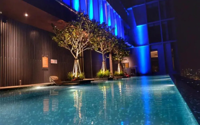 Expressionz Suites By iHost Global