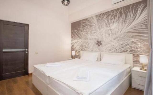 Apartments on Buzand street 17