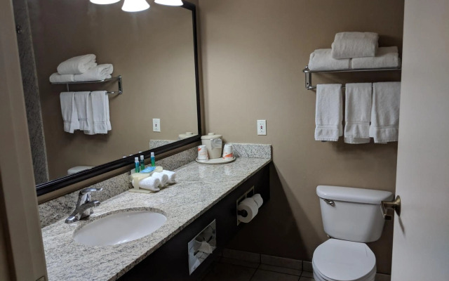 Clarion Pointe Medford