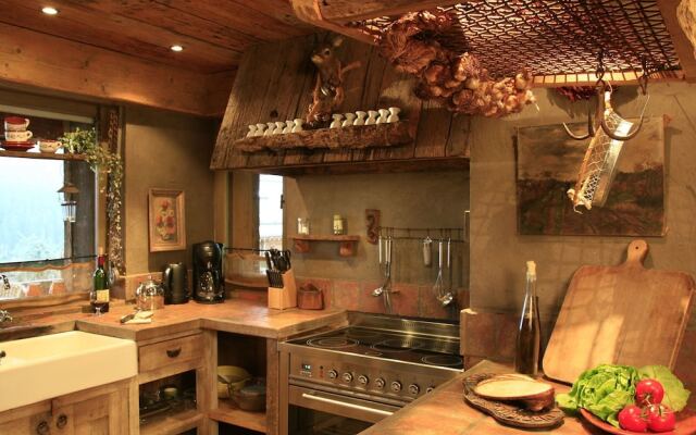 Beautiful Chalet with Jacuzzi and Sauna in Thirimont