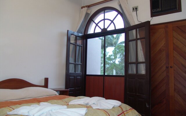 La Alhambra Apart Hotel