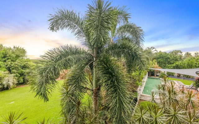 Zen Saltwater Retreat Balcony Pool Seaview