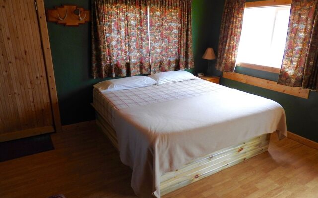 Foothills Lodge and Cabins