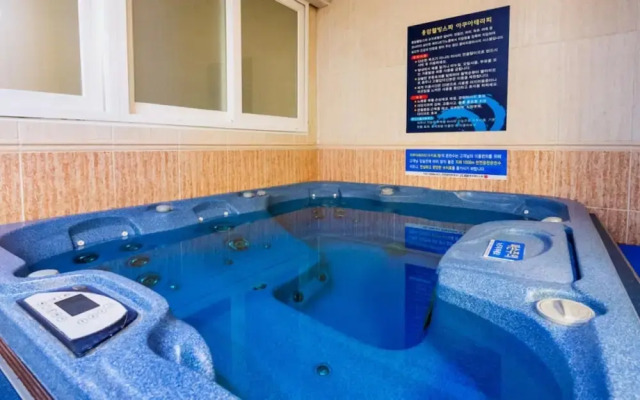 Benikea Cheongdo Yongam Oncheon