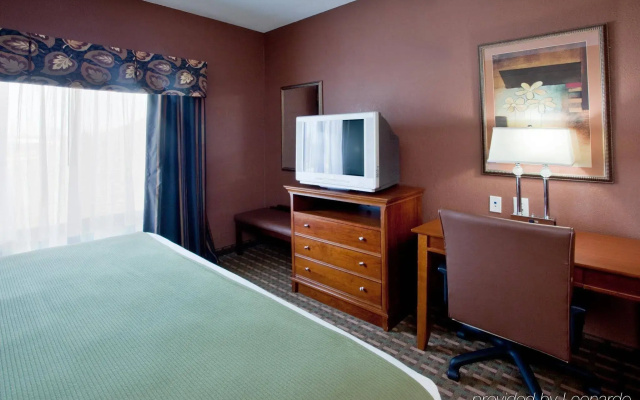 Holiday Inn Express Hotel & Suites Suffolk by IHG
