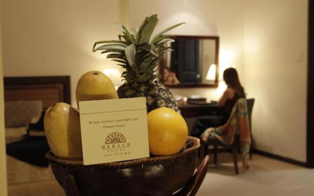 Herald Suites Solana