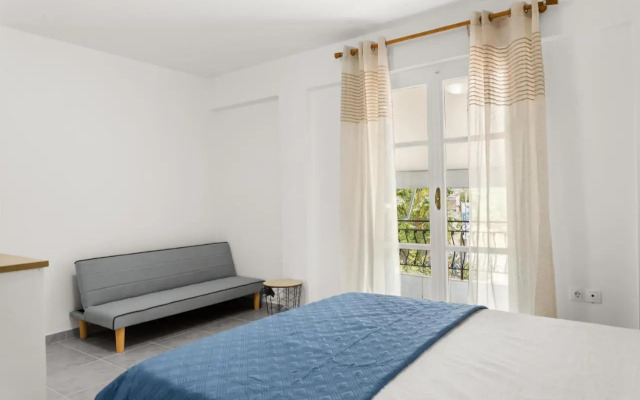 Nikolas Apartments