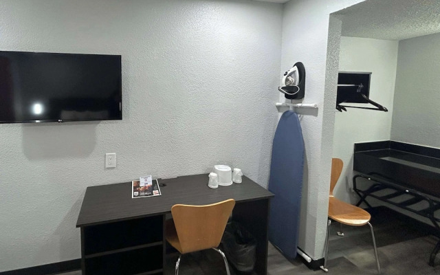 Studio 6 Tacoma, WA - South