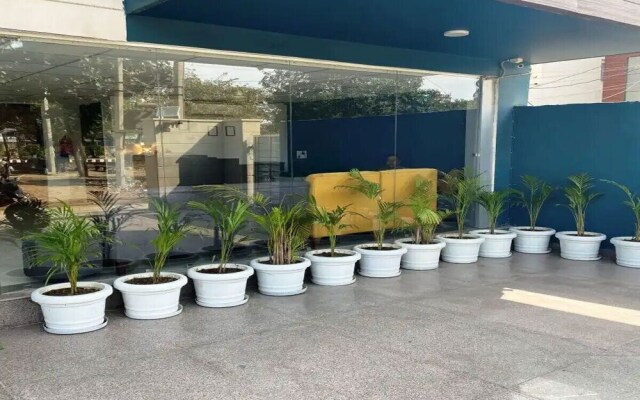 Aadat Hotel Subhash Chowk Gurgaon