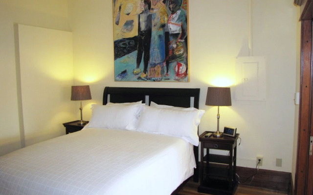 Tawsty Flower - Haines Suites