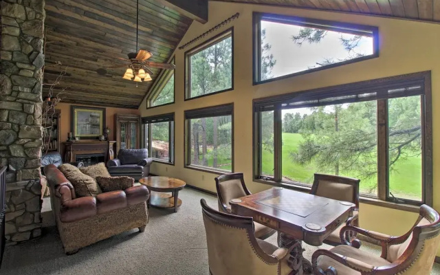 Centrally Located: Lavish Pinetop Paradise!