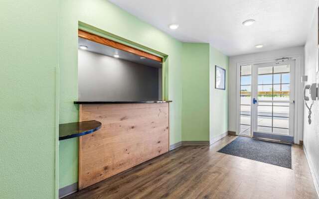WoodSpring Suites Tulsa