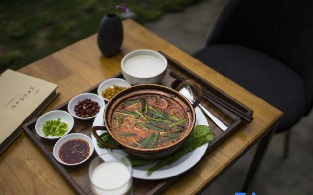 Ruiting Liuju Country House