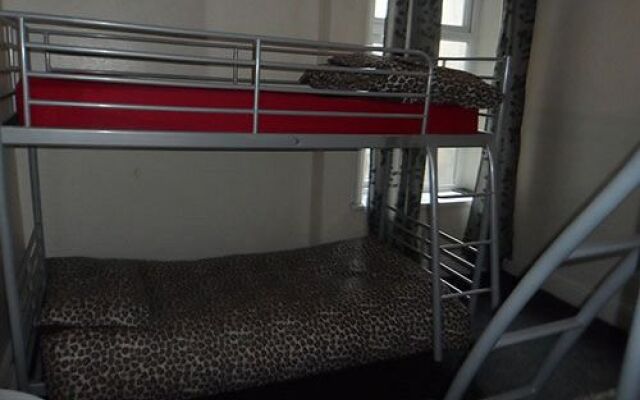 The Hangover Hotel - Hostel