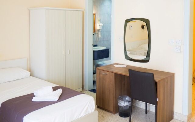 Mavina Hotel & Apartments