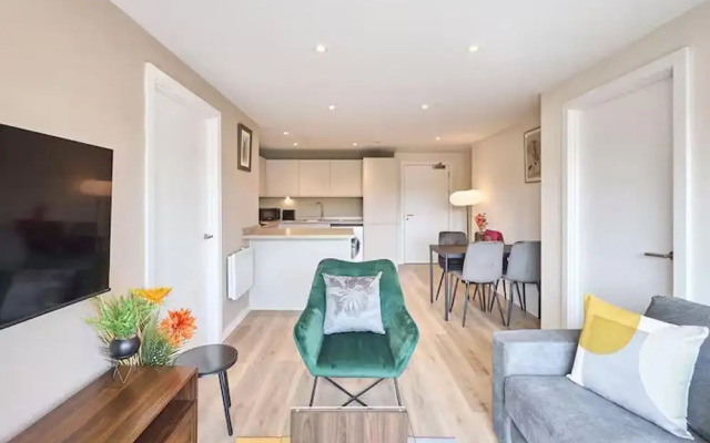 2 Bed Flat - Sleeps 6 - Parking - Wifi