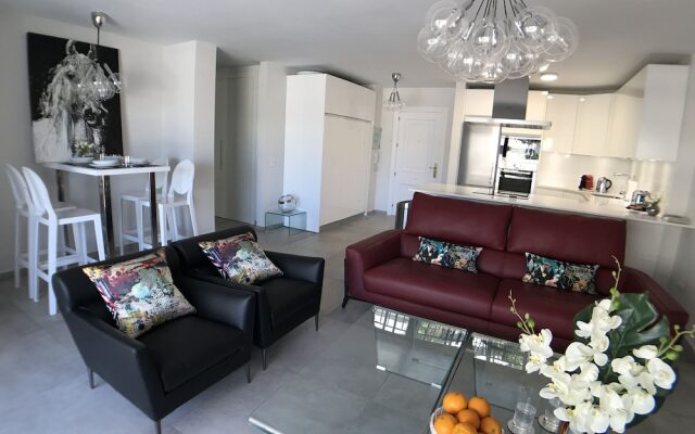 Contemporary 1 Bedroom Apt Puerto Banus