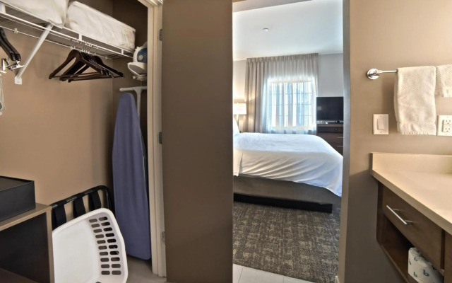 Staybridge Suites Houston - Humble Beltway 8 E by IHG