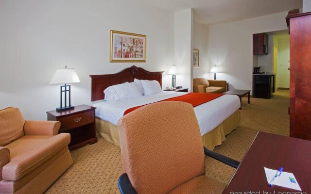 Country Inn & Suites by Radisson, Tampa Airport East-RJ Stadium