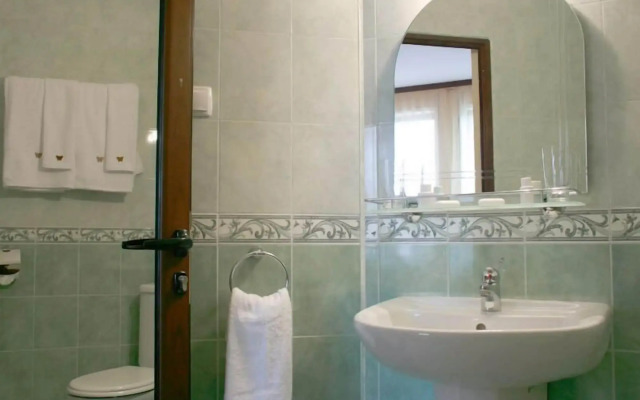 Alafrangite Hotel
