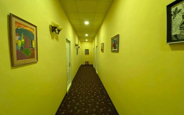 Old Yard Hotel