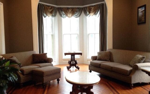 Cook Mansion Bed & Breakfast