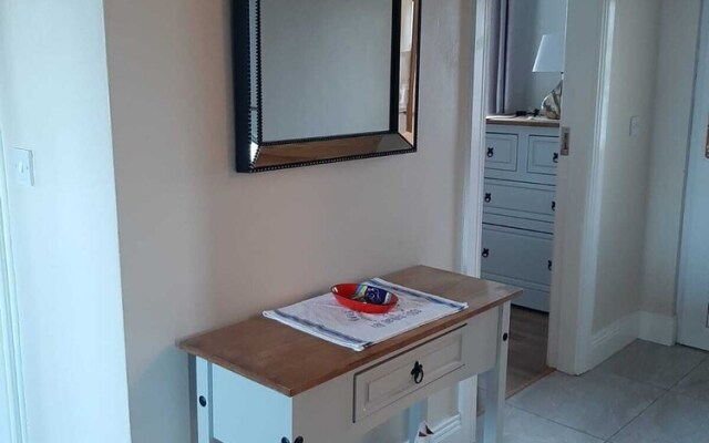 Beautiful Country Cottage Sleeps 3