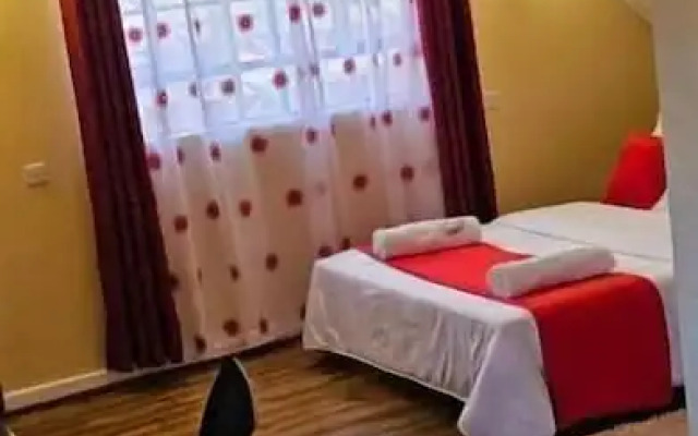 Lux Suites Weavers Haven Guest House