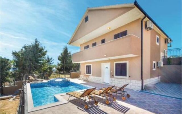 Four Bedroom Holiday Home in Split