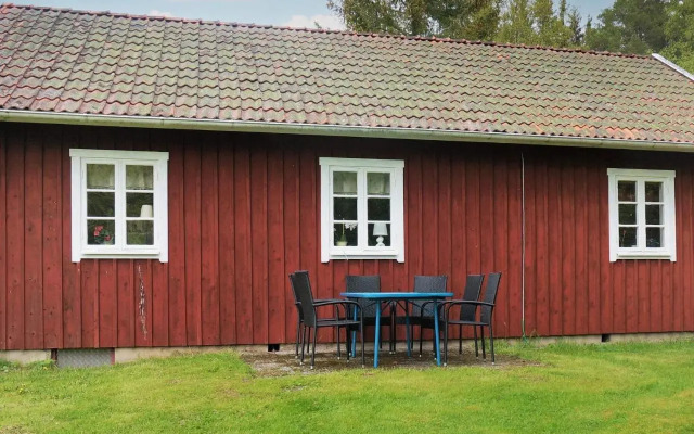 Two-Bedroom Holiday home in Åsarp 3