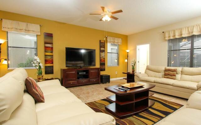 1422 Moonvalley Drive