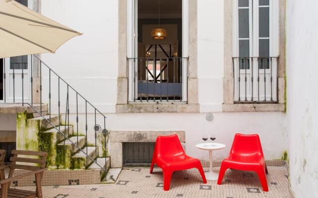Bairro Alto 3 Bedroom Patio Flat!