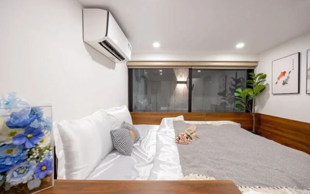 Urchin Apartment