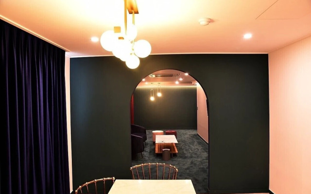 Unknown Hotel