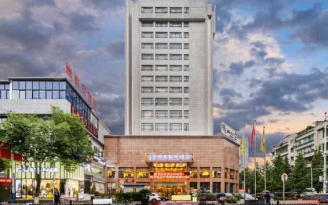 Grand Dragon Hotel