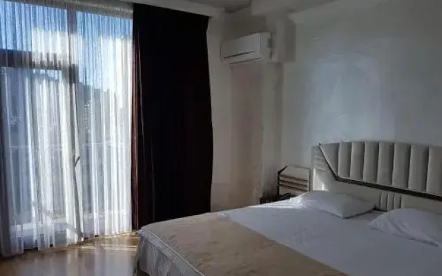 Royal Palace Hotel
