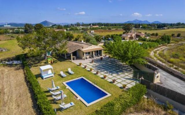 Villa Ambient / Sa Finqueta