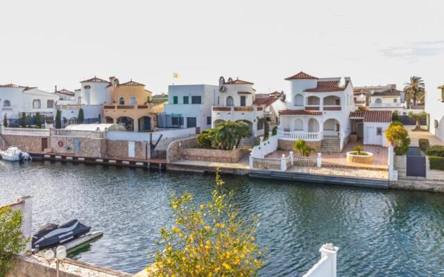 Empurialola Casa Empuries C2