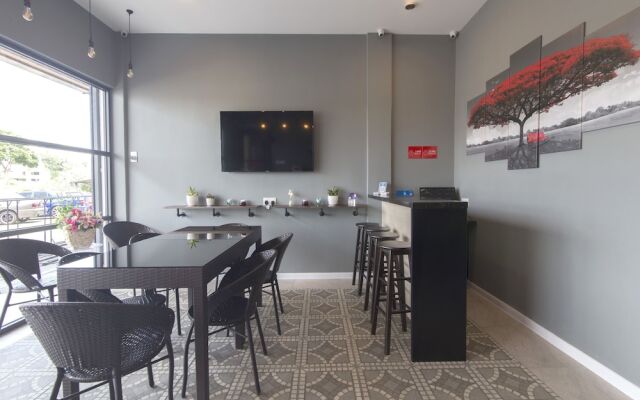 OYO 1145 Lea Guest House & Cafe