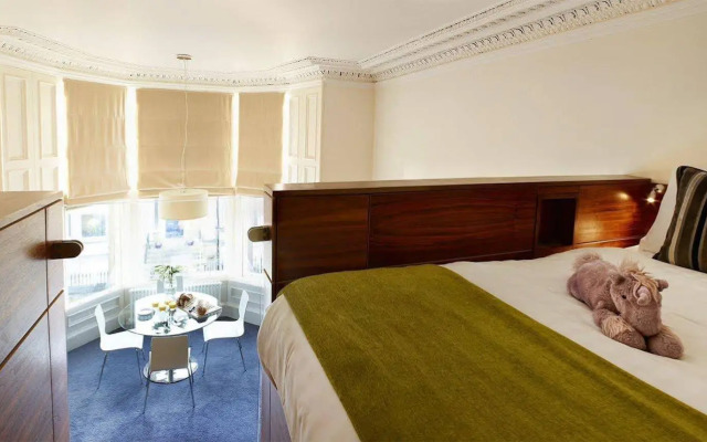 Merchiston Residence