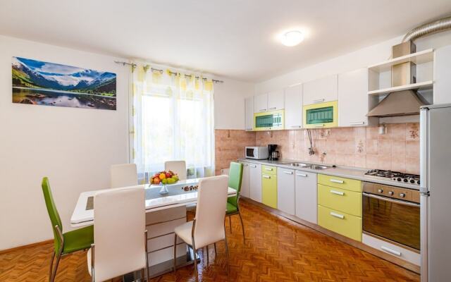 Holiday Home Villa Vesna Lux