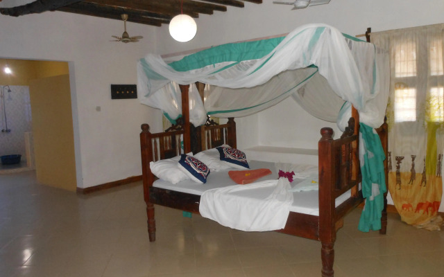 Mbuyuni Beach Village - Bungalows