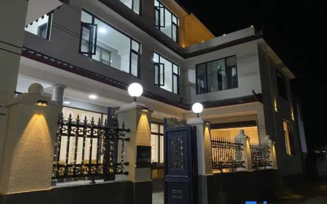 Snowy mountain Photography Hotel